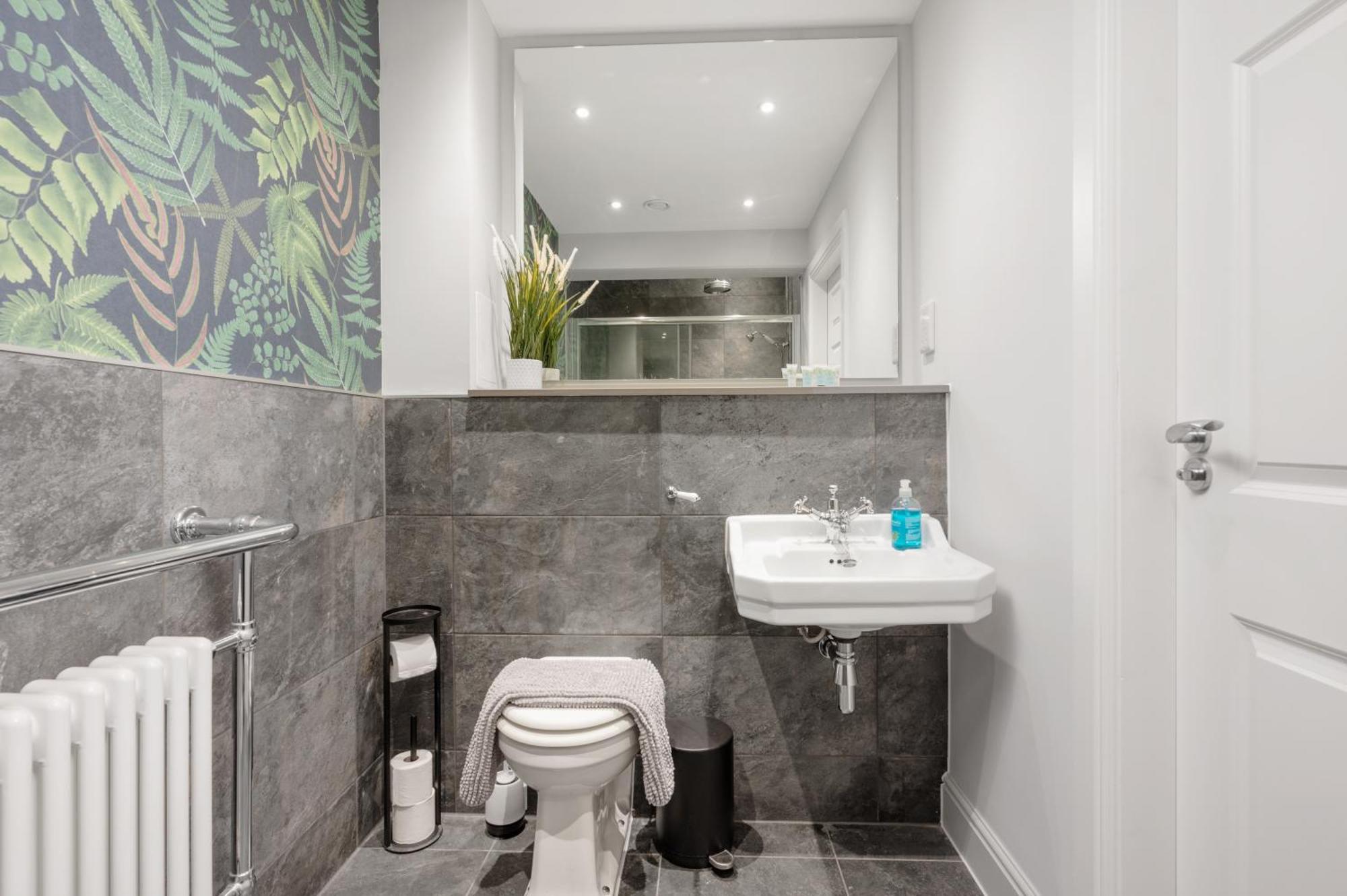 312 Reids Corner - By Staydunfermline Apartment *