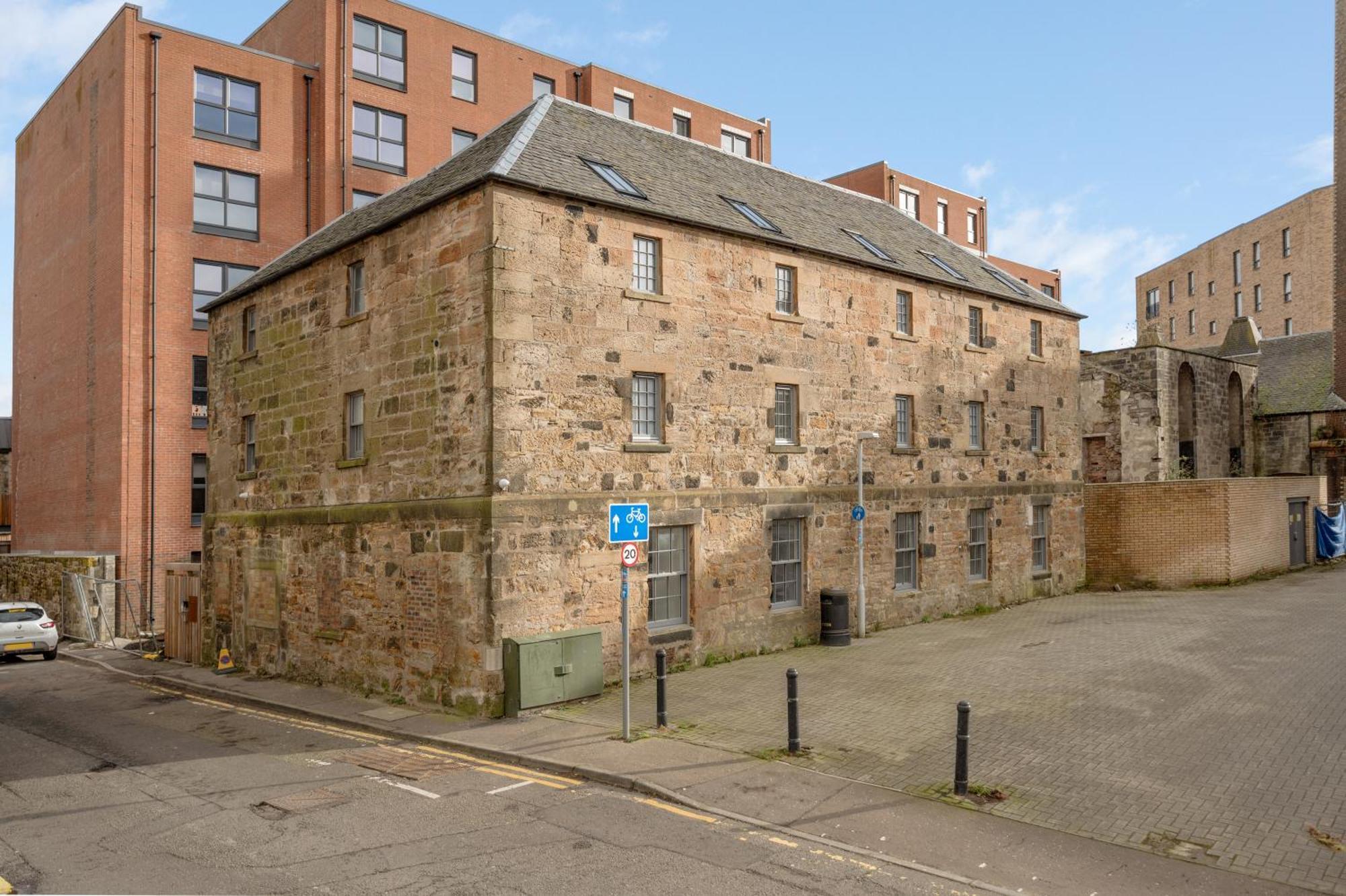 312 Reids Corner - By Staydunfermline *